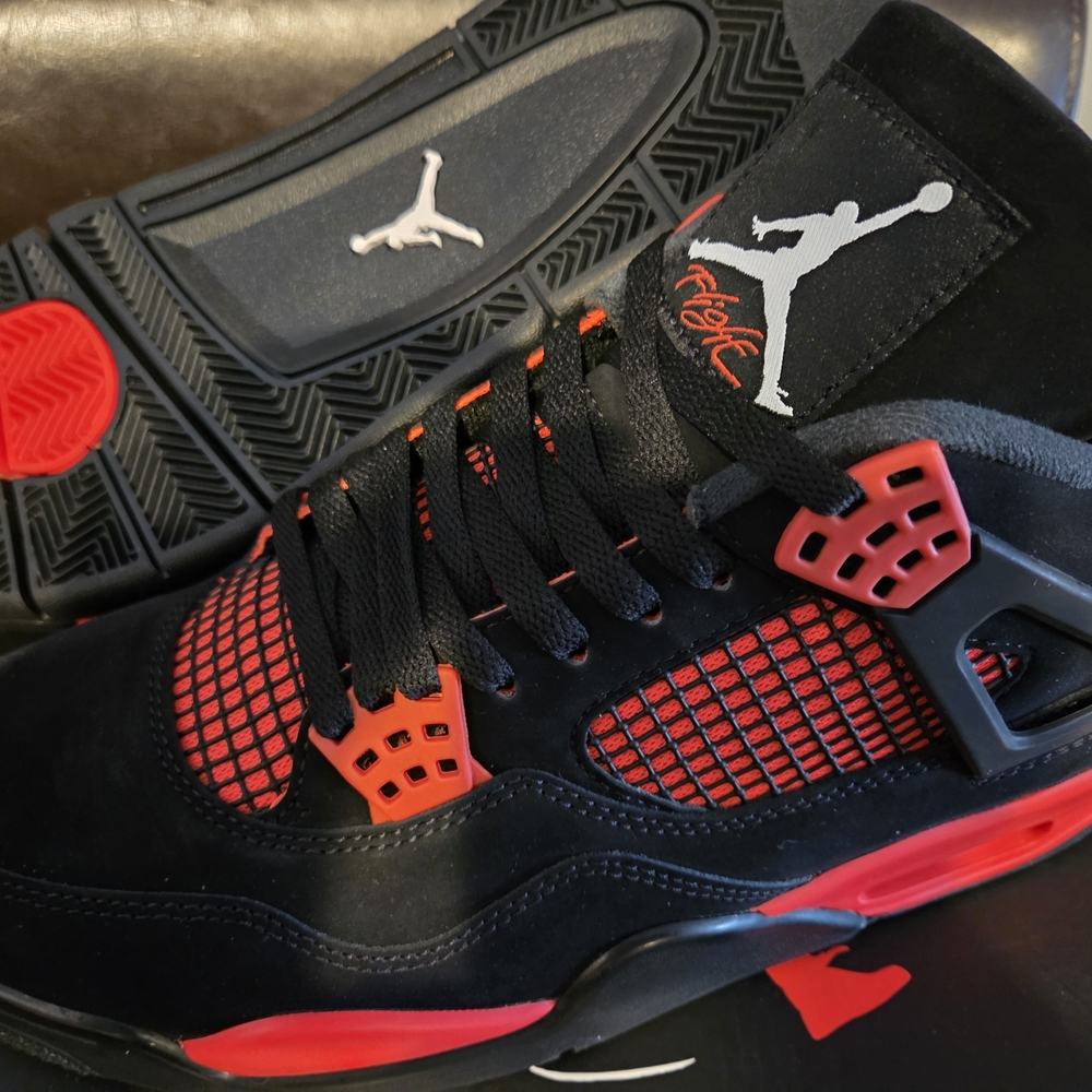 Jordan 4 Retro "Red Thunder"